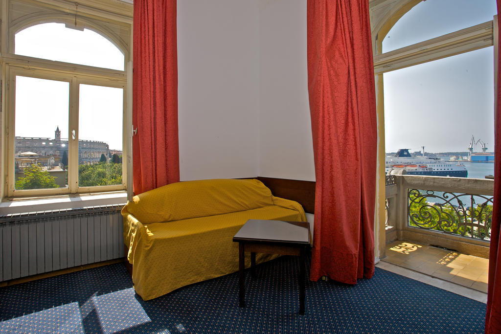 Guest House Hotel Riviera Pula Dış mekan fotoğraf