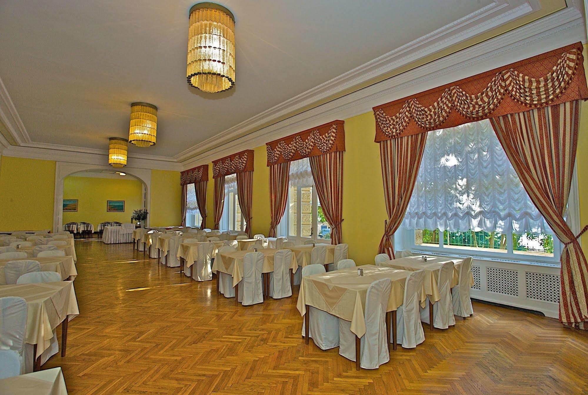Guest House Hotel Riviera Pula Dış mekan fotoğraf