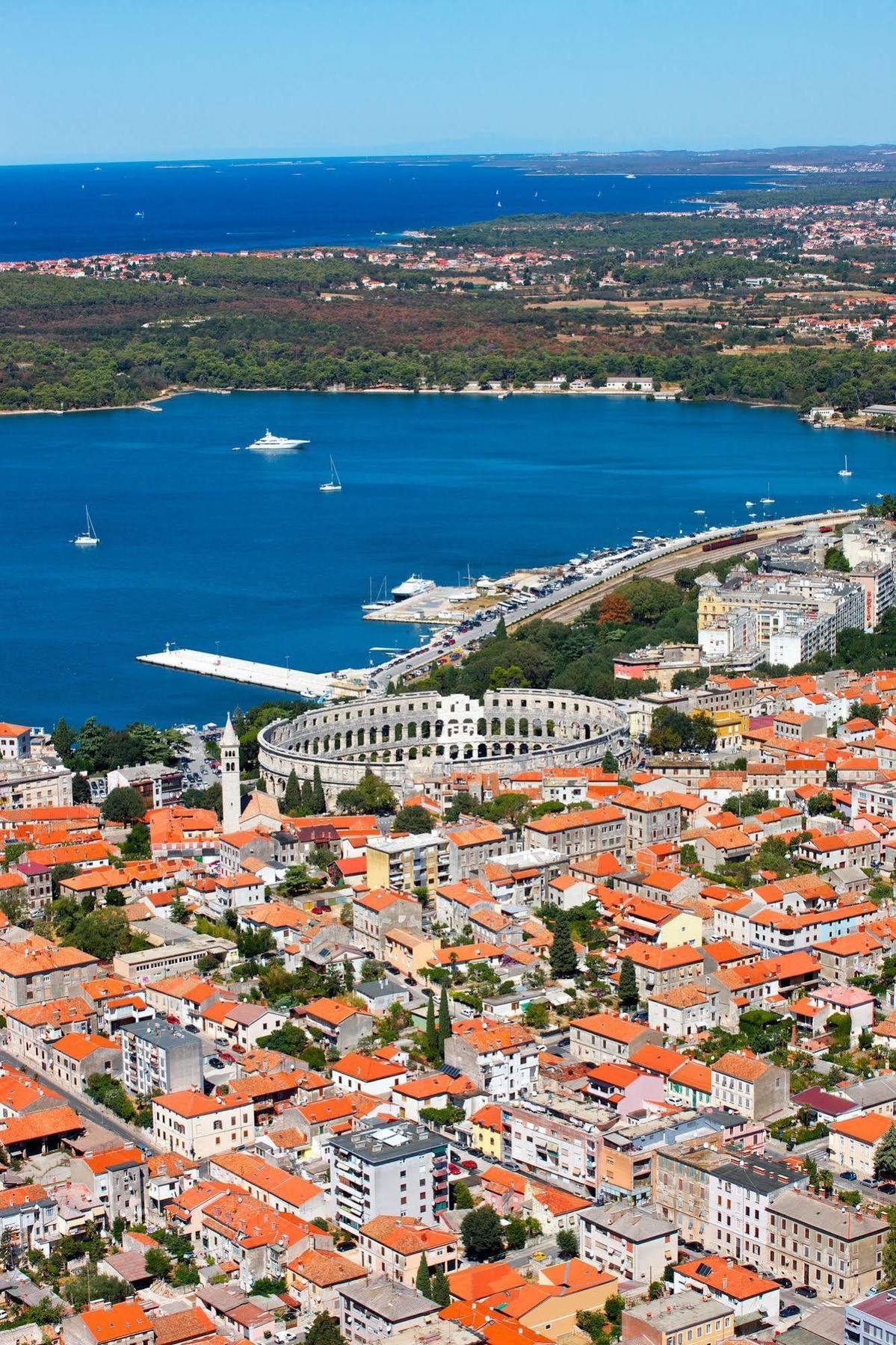 Guest House Hotel Riviera Pula Dış mekan fotoğraf