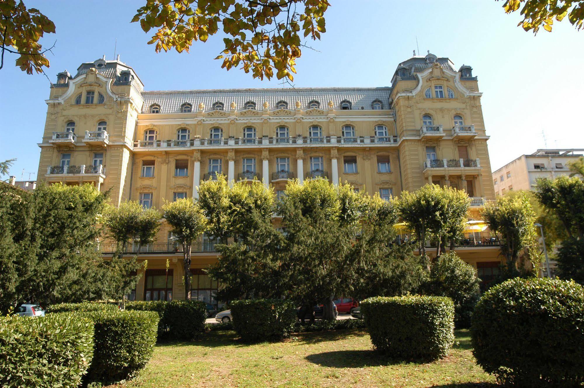 Guest House Hotel Riviera Pula Dış mekan fotoğraf