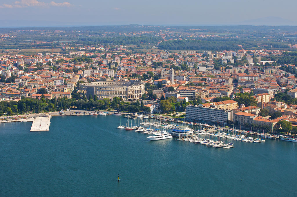 Guest House Hotel Riviera Pula Dış mekan fotoğraf